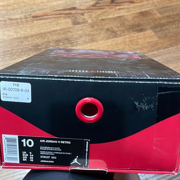 MENS AIR JORDAN 11 RETRO - Picture 3 of 3